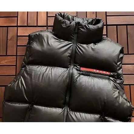 Prada Vest Hypelusitana